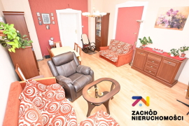 Całe piętro w kamienicy w centrum miasta